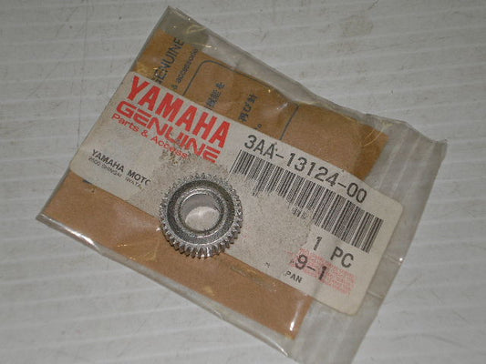 YAMAHA CW50 CY50 SH50 YJ50 YW50 Engine Oil Pump Worm Gear 3AA-13124-00