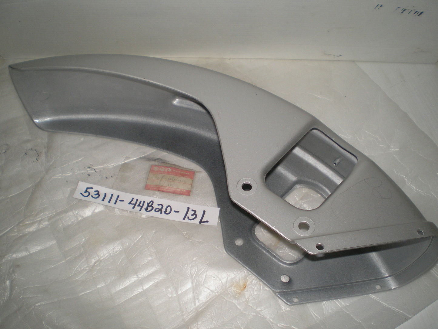 SUZUKI DR750 1988-1989 Silver Front Fender 53111-44B20-13L