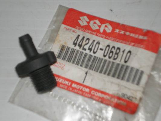 SUZUKI GSX-600 GSX-7550 GSX-R1100 Fuel Tank Breather Plug 44240-06B10
