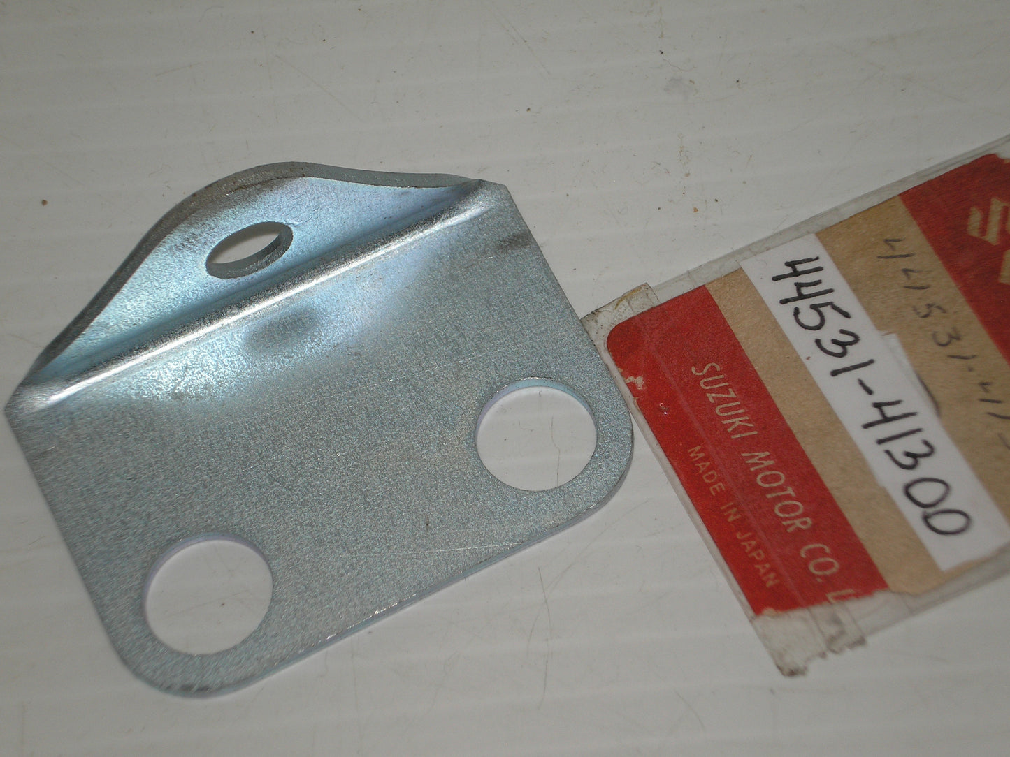 SUZUKI RM100 RM125 Fuel Tank Mounting Bracket 44531-41300