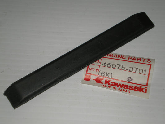 KAWASAKI JS300 JS440 JS550 Watercraft Hull Rubber Grip 46075-3701