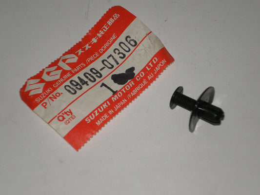 SUZUKI RM80 1983-1985 Rear Fender Clip 09409-07306