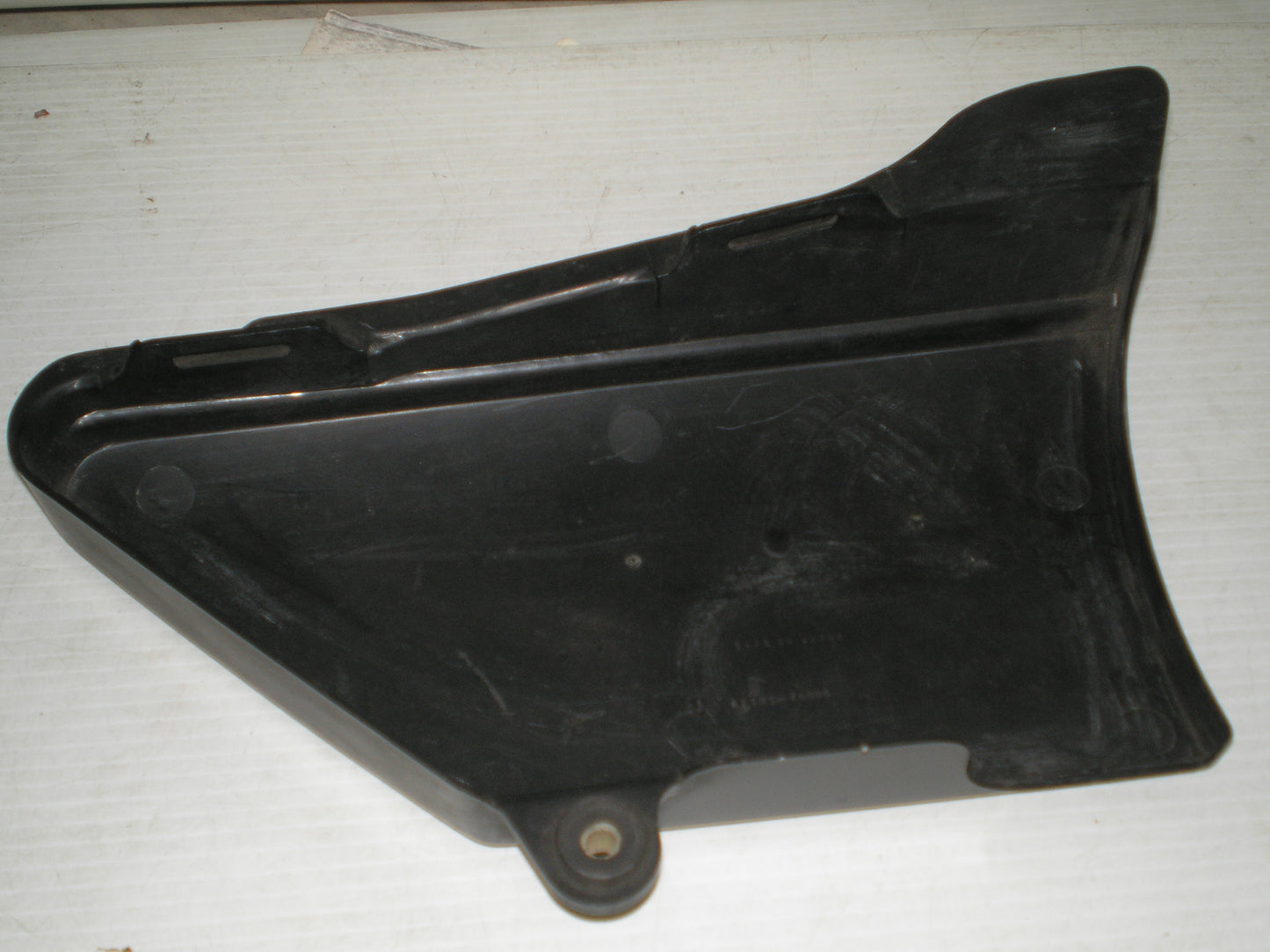 SUZUKI GS750 L/H Used Frame / Side Cover 47211-45000