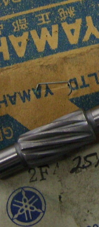 YAMAHA MJ50 TOWNY SC00TER SPEEDOMETER DRIVE GEAR 4J2 25138-00