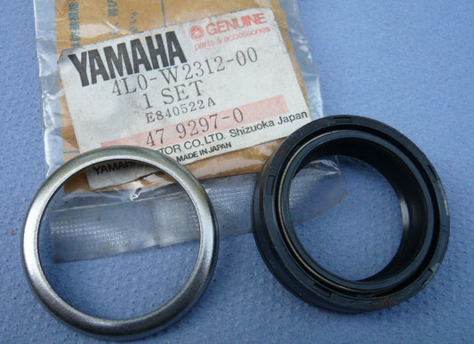 YAMAHA RD250 RD350 Front Fork Oil Seal & Spacer Set 4L0-W2312-00