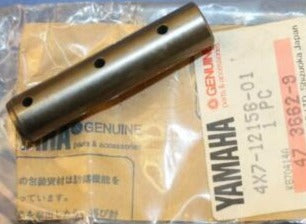 YAMAHA XV700 XV750 XV920 XV1000 XV1100 XVS11 XVS1100 Valve Rocker Shaft #2  4X7-12156-01 / 4X7-12156-02
