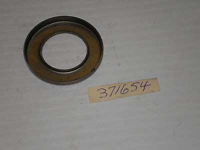 TRIUMPH Retainer Wheel Grease Bearing 371654  /  374236