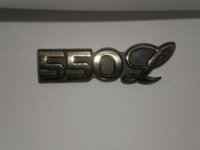 SUZUKI GS550 L Frame / Side Cover Emblem 68131-43520