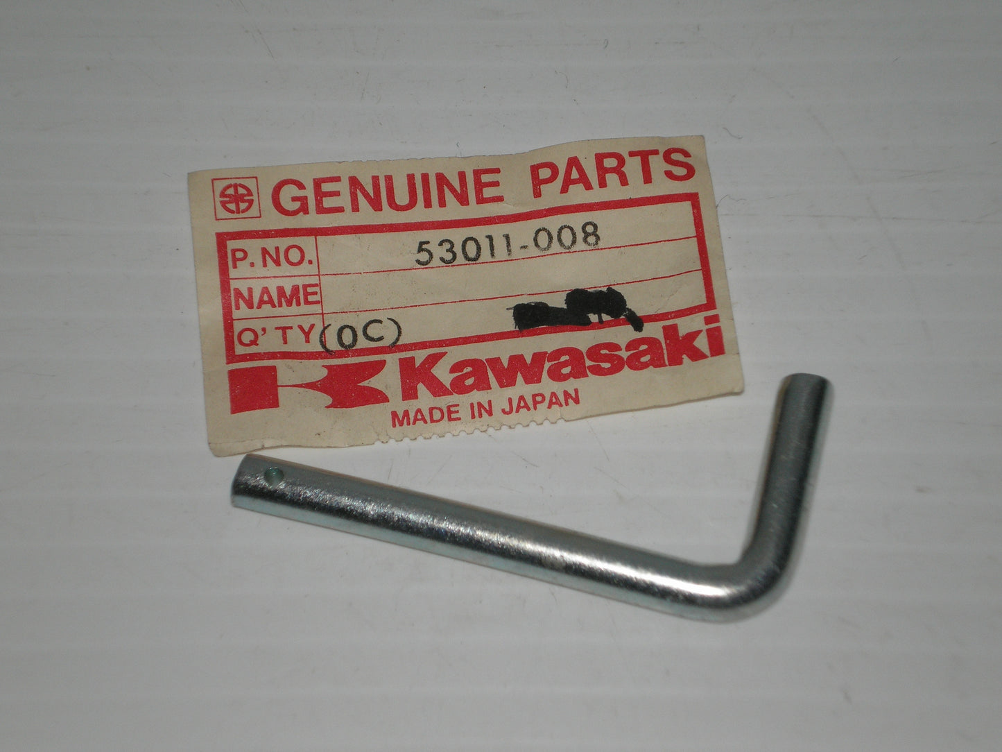 KAWASAKI KH 250 400 500 KZ 550 650 750 900 1000 Seat Pivot Pin 53011-008