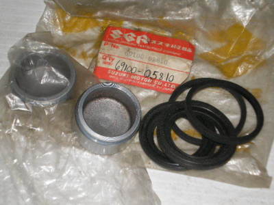 SUZUKI GV1200 Madura Factory Brake Caliper Piston & Seal Set 69100-05810