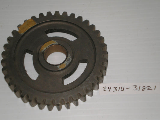 SUZUKI GT550 GT750 Transmission First Driven Gear Yellow 24310-31821 / 24310-31821Y