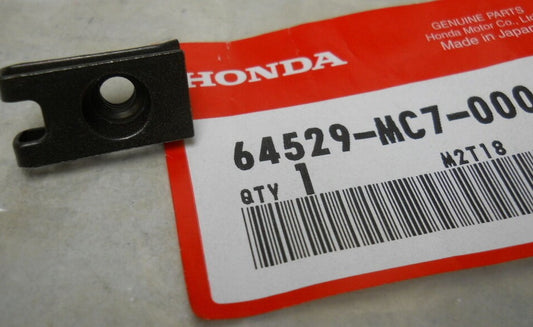 HONDA CBR600 PC800 NT650 GL1200 FARING CLIP NUT 64529-MC7-000