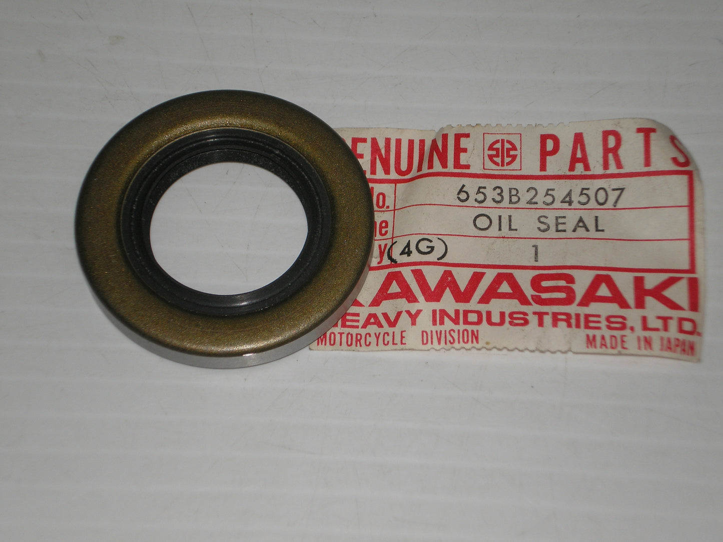 KAWASAKI KE250 KT250 KX250 Engine Crankshaft Oil Seal  653B254507