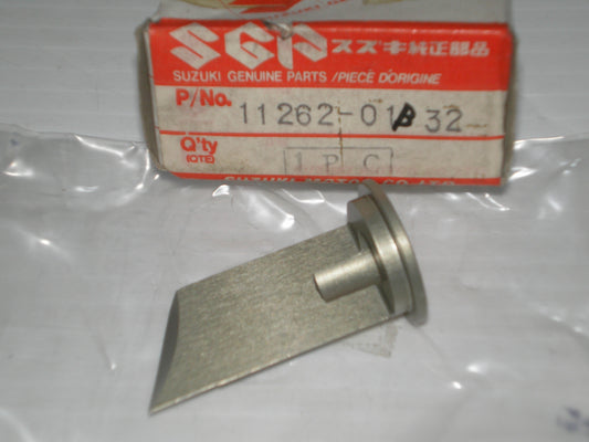 SUZUKI RM125 L/H Exhaust Valve Guide 11262-01B32 / 11262-01B33