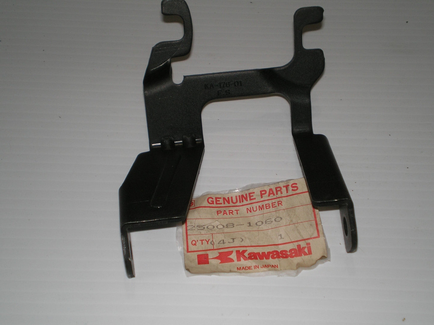 KAWASAKI ZX550 ZX750 ZX1100  Meter Bracket 25008-1060