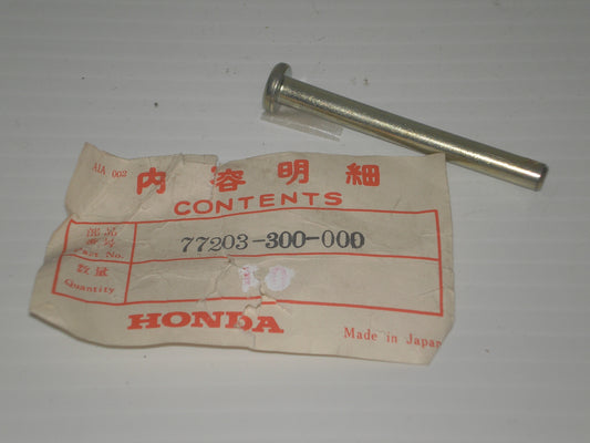 HONDA CB750 1969-1976 Seat Hinge Bar / Pin 77203-300-000