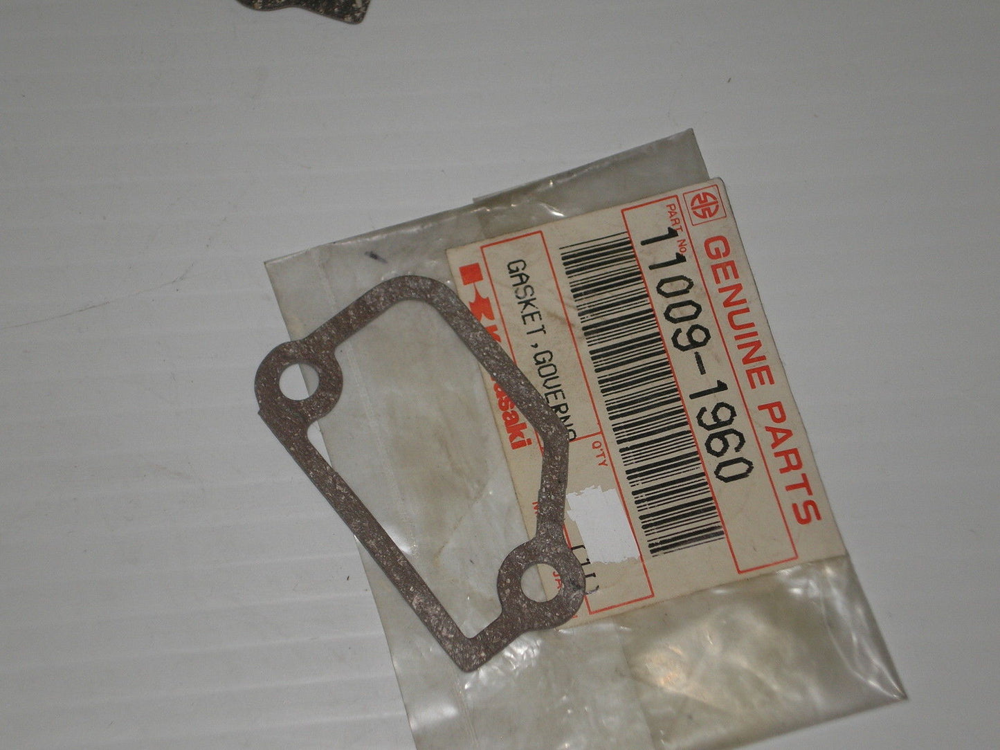 KAWASAKI KX250 KX500  Governor Cover Gasket 11009-1960 / 11009-1539