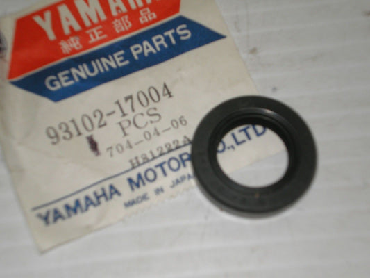 YAMAHA DT IT MX250 MX360 MX400 RZ350 SC500 TY250 YZ Oil Seal 93102-17004