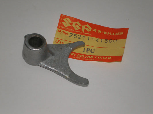 SUZUKI DS100 DS125 PE175 RM100 RM125 RS175 TS100 TS125 Shifting Fork 25211-41300