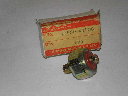 SUZUKI GS250 GS450 GS750 Oil Pressure Switch 37820-44100