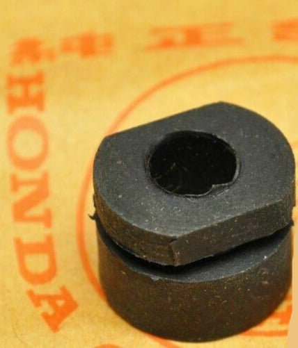 HONDA CB CJ CL CM CT CX MT VFR XL XR Fender Rubber Cushion 84905-333-000