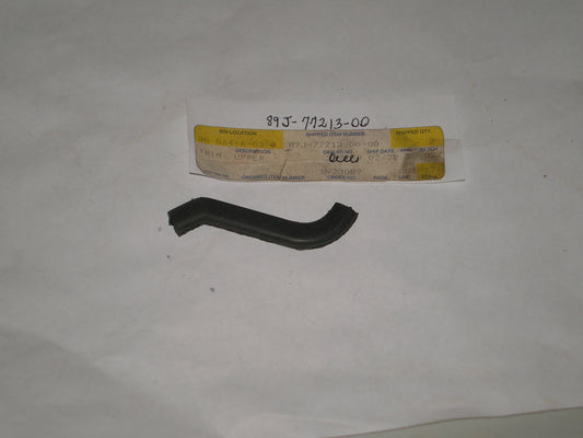 YAMAHA EX570 Snowmobile Windshield Upper Trim 89J-77213-00