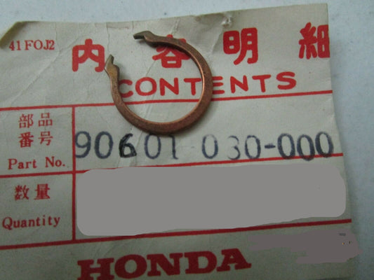 HONDA ATC CA CL CM CRF CT NSF S90 SL ST TRX XL XR Piston Pin Circlip  90601-030-000