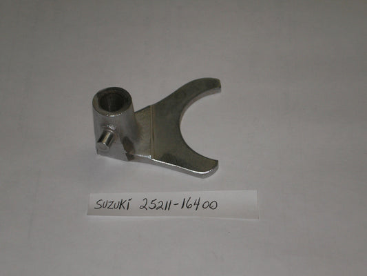 SUZUKI TS250 1969 Gear Shifting Fork No. 1 25211-16400