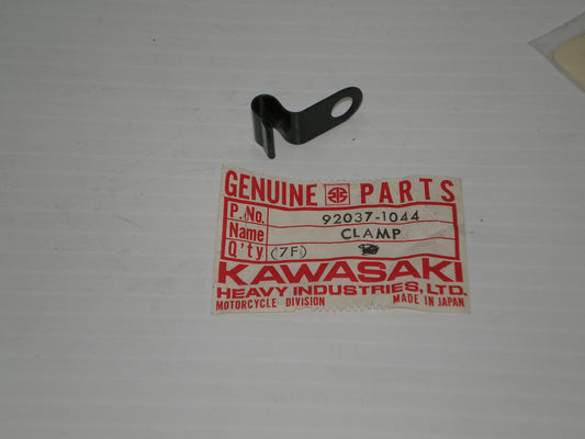 KAWASAKI KZ750 B G Wiring Harness Holder Clamp 92037-1044