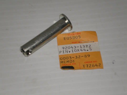 KAWASAKI  KX 125 250 500  KDX 200 220 250 Foot Rest Pivot Pin  92043-1372