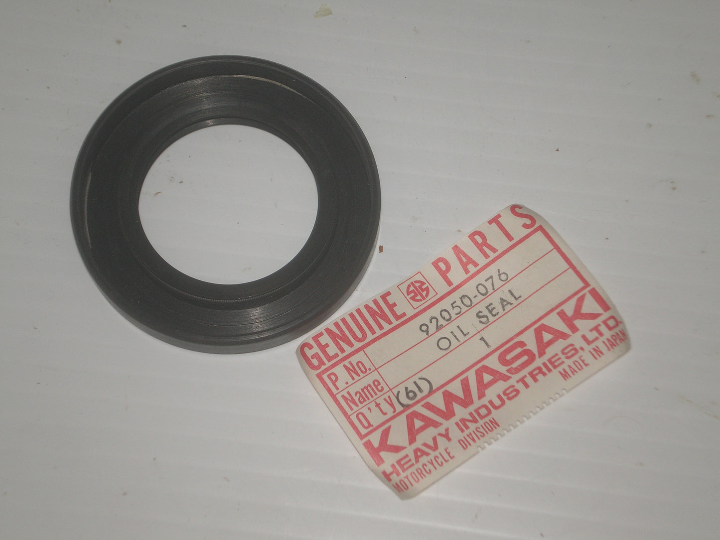 KAWASAKI KZ 550 KZ650 Rear Wheel Hub Oil Seal 92050-076