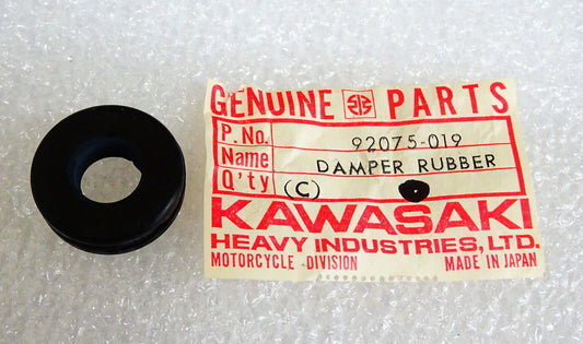 KAWASAKI A1 A7 C2 D1 F2 F3 F6 F7 F21 G3 G4 G31 H1 H2 J1 KV75 MT1 Tank Rubber Damper 92075-019