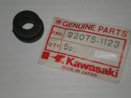 KAWASAKI KD KX KDX KVF Mule KLX KZ ZX Rubber Mounting Damper 92075-1123