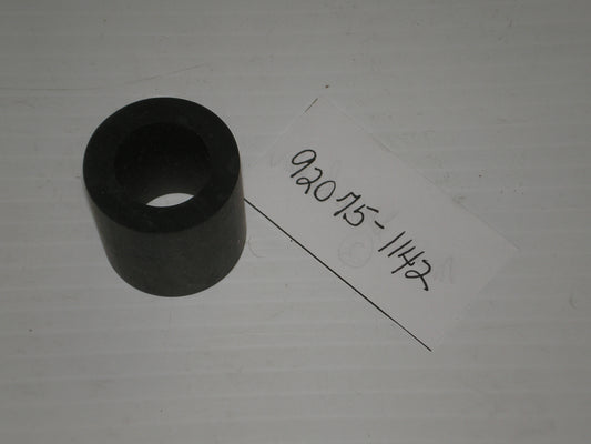 KAWASAKI ZX550 Gpz KZ 650 750 1000 Main Stand Rubber Damper 92075-1142