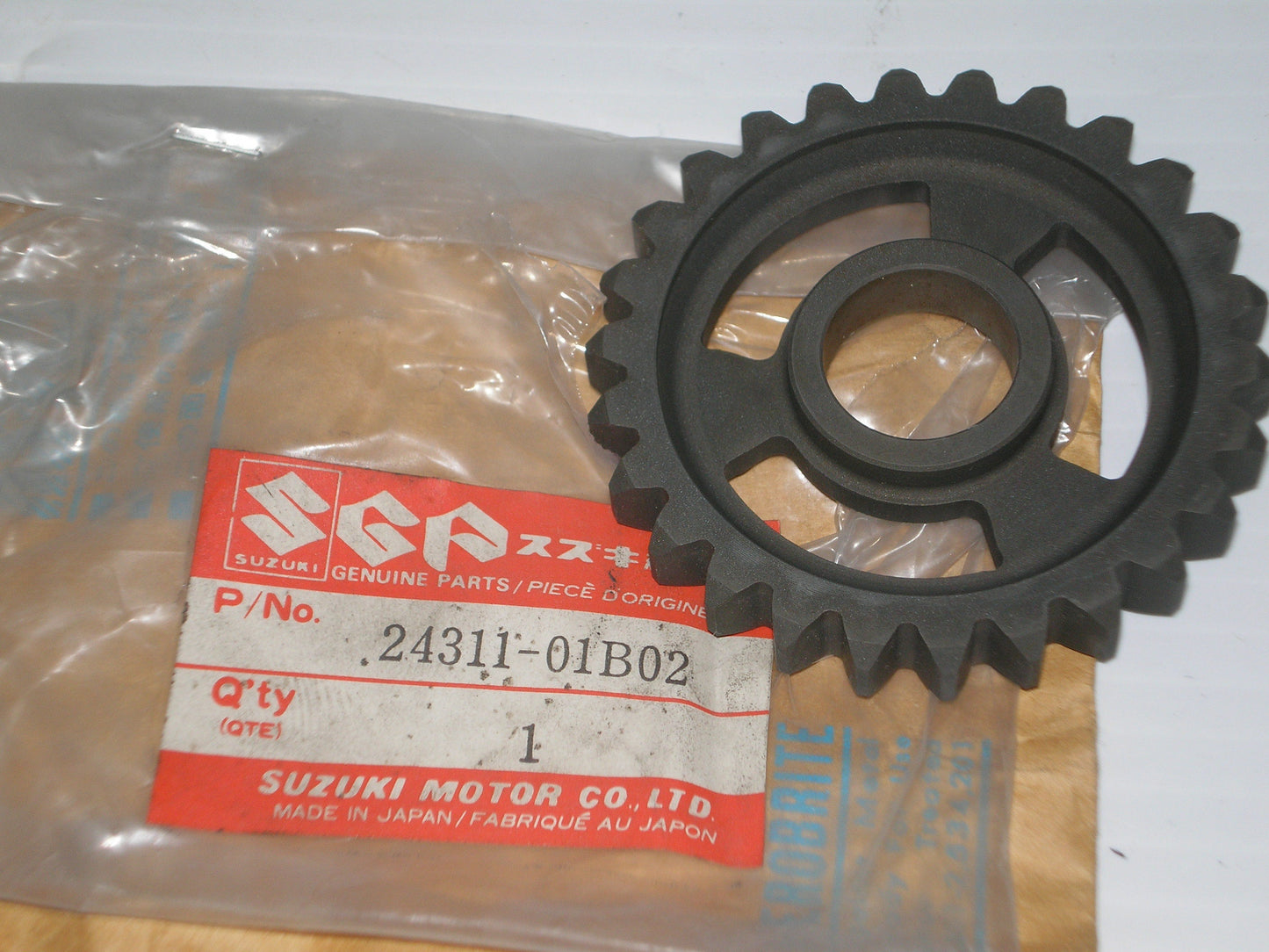 SUZUKI RM125 Transmission First Driven Gear 26T  24311-01B02