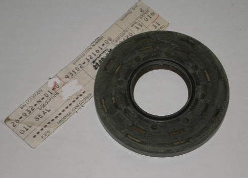 YAMAHA ET250 GS300 Crankshaft Oil Seal 93102-32161