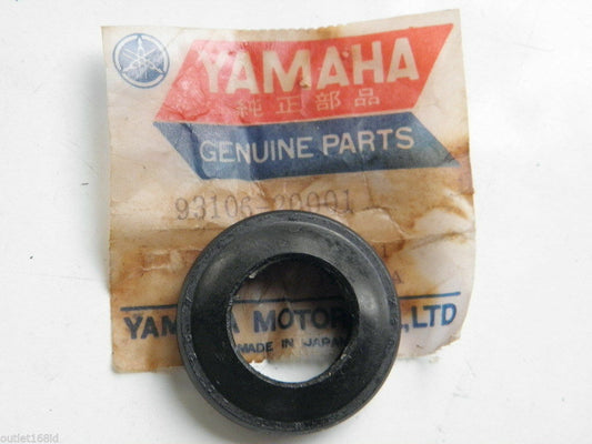 YAMAHA CW DT G6 G7 GT HS JT L5 LB MX RD RT SR TT TW TY U7 XT YA YG YJ XL YSR YZ Front Wheel Oil Seal 93102-20009 / 93106-20001