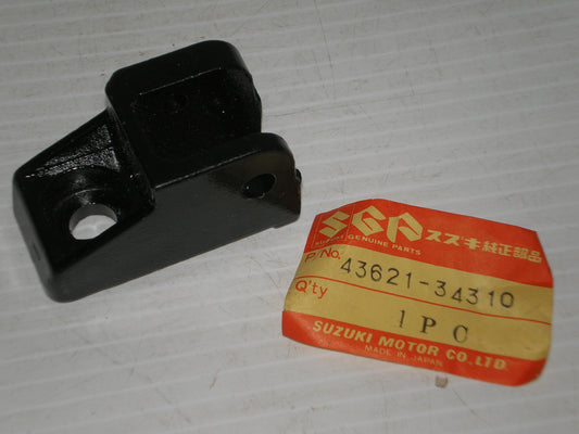 SUZUKI GS650 Rear R/H Footrest Holder Bracket 43621-34310