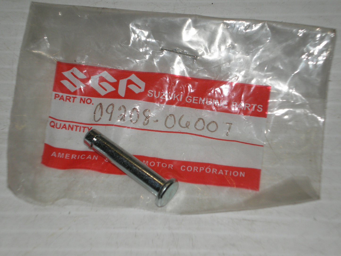 SUZUKI GSX1300 SV650 1999-2000 Footrest Pin 09208-06007
