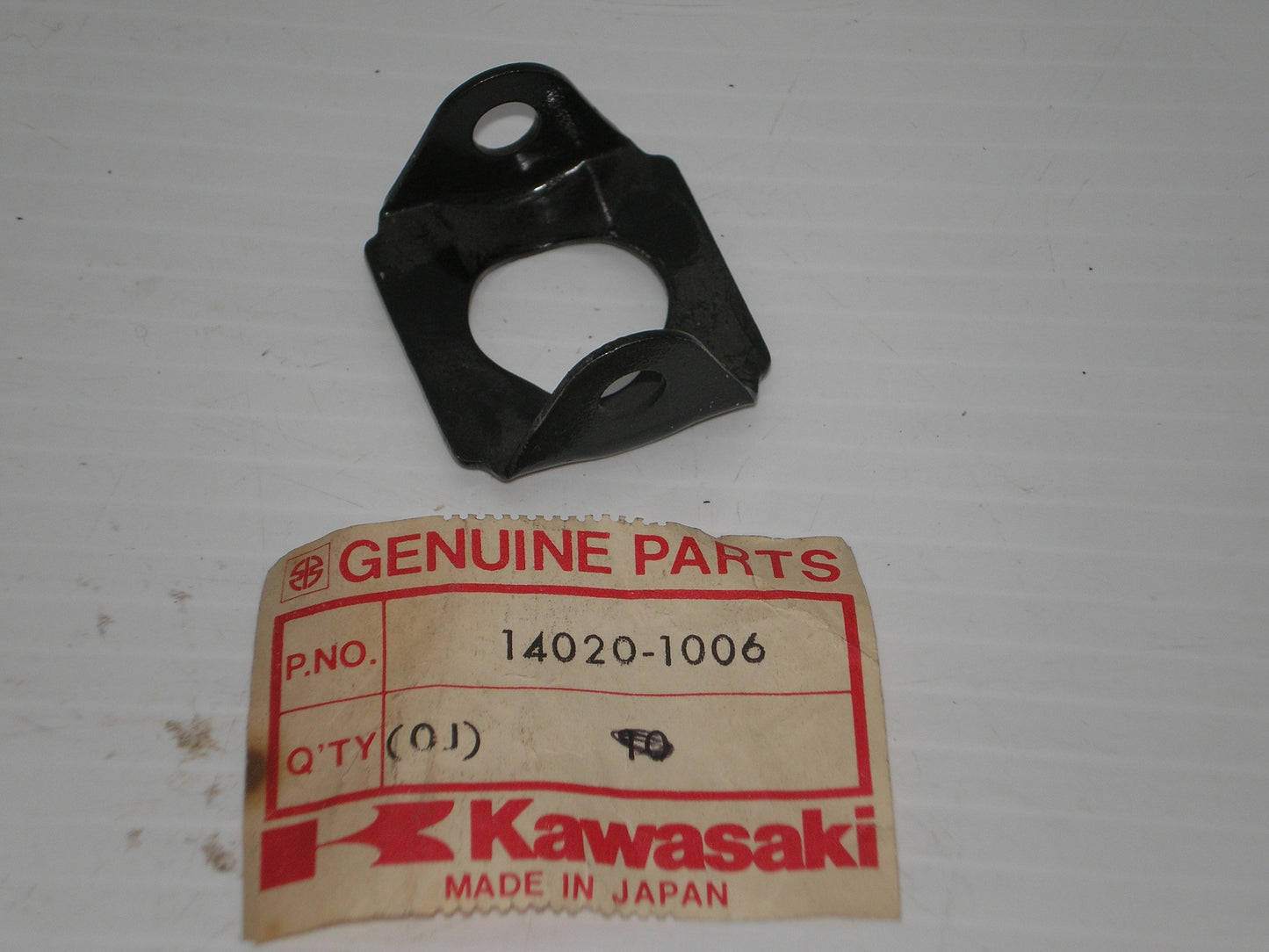 KAWASAKI KDX80 KX80 AHRMA Chain Guide Retainer 14020-1006