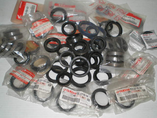 HONDA  CB125 CR60R MB5 XL100S XL80S XR100 XR80 Front Fork Oil Seal   51490-149-840