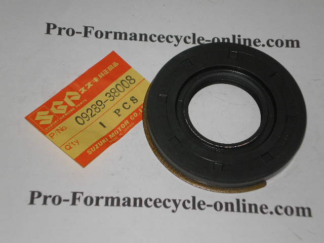 SUZUKI GT750  1972 - 1977 Crankshaft Oil  Seal  09289-38008