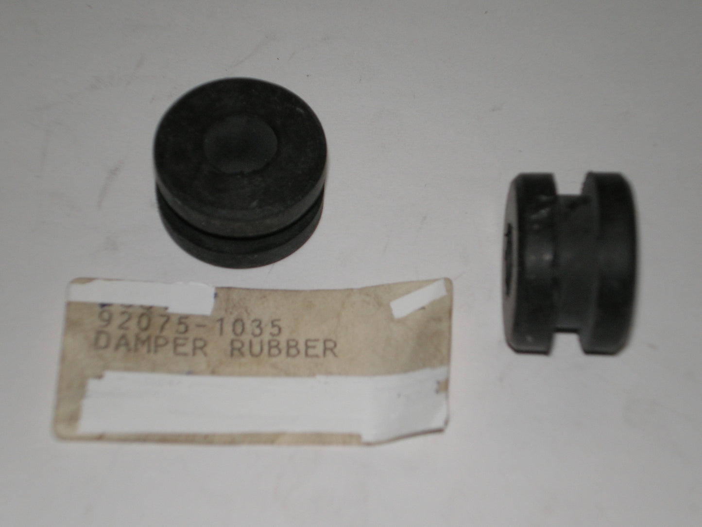 KAWASAKI KXT250 EN500 ZX750 VN800 KZ1000 ZX1100 VN1500 RUBBER DAMPER 92075-1035