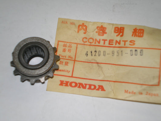 HONDA RT200 RT700 Scooter / Motorcycle / Power Equipment Driven Sprocket 41200-951-000