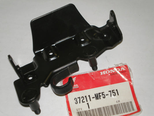 HONDA VT500 Instrument / Meter Bracket 37211-MF5-750 / 37211-MF5-751