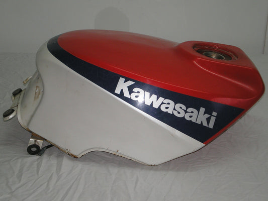 KAWASAKI ZX6 ZX600 1985 Fuel  / Gas Tank ( NO PETCOCK OR GAS GAUGE )