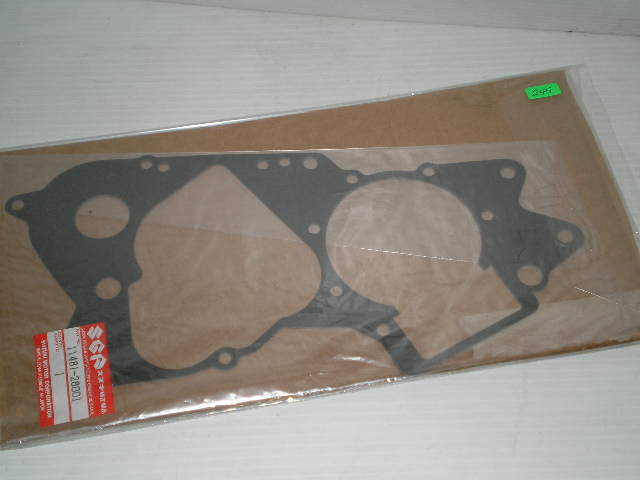 SUZUKI RM100 RM125 RV125 TC125 TM100 TM125 TS125  Center Crankcase Gasket 11481-28000 / 11481-28001