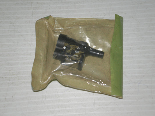 HONDA BF9 BF15 BF25 BF30 BF35 BF40 BF45 BF50 BF75 BF90 Fuel Connector 17650-ZV4-005 / 04104-ZW9-010