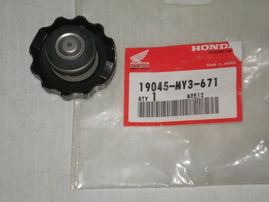 HONDA GL PC ST VF VT Radiator Cap 19045-MY3-671 / 19045-MY3-621