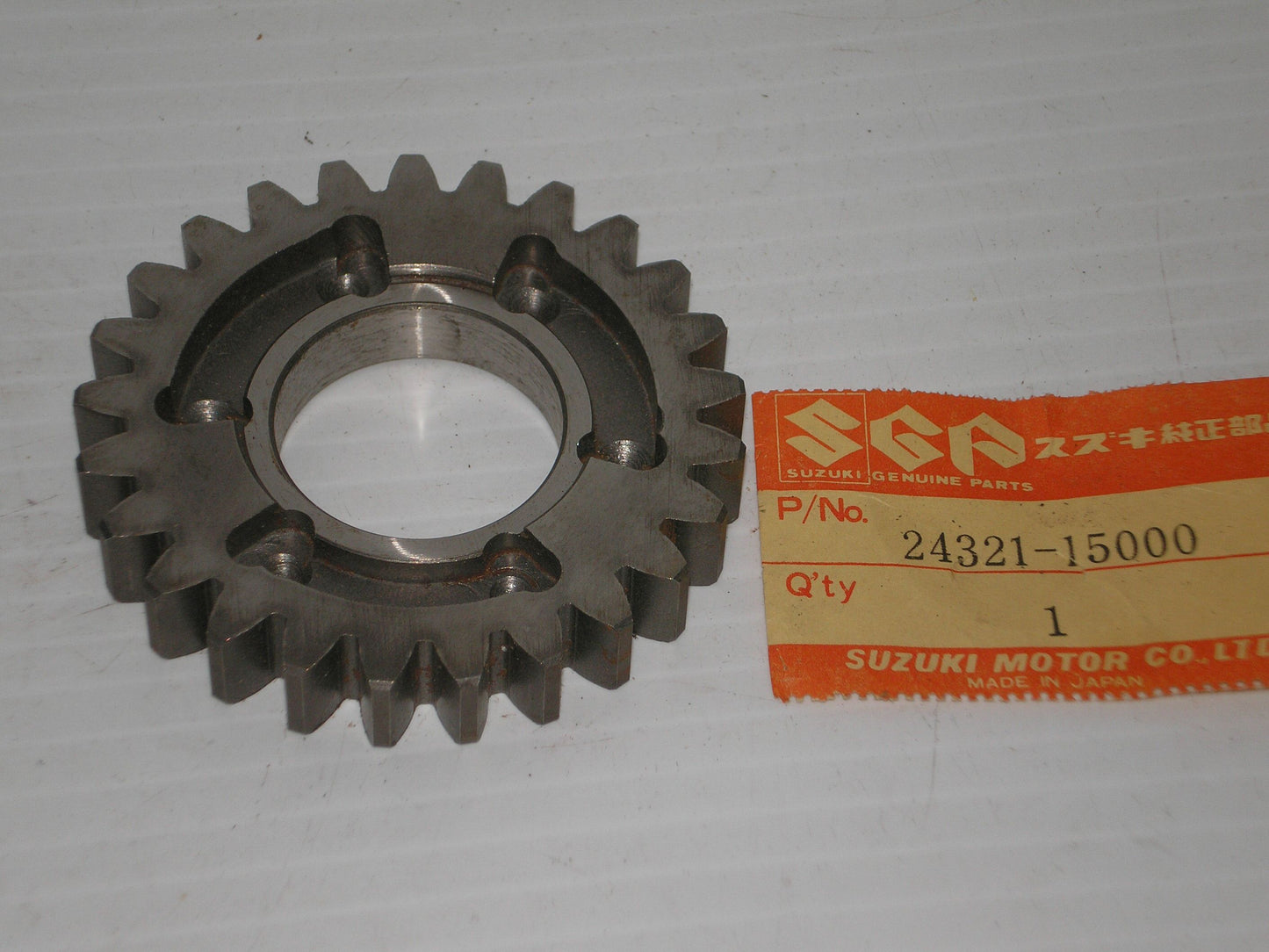 SUZUKI GT500 T500 1968-1977 Second Driven Gear 24321-15000